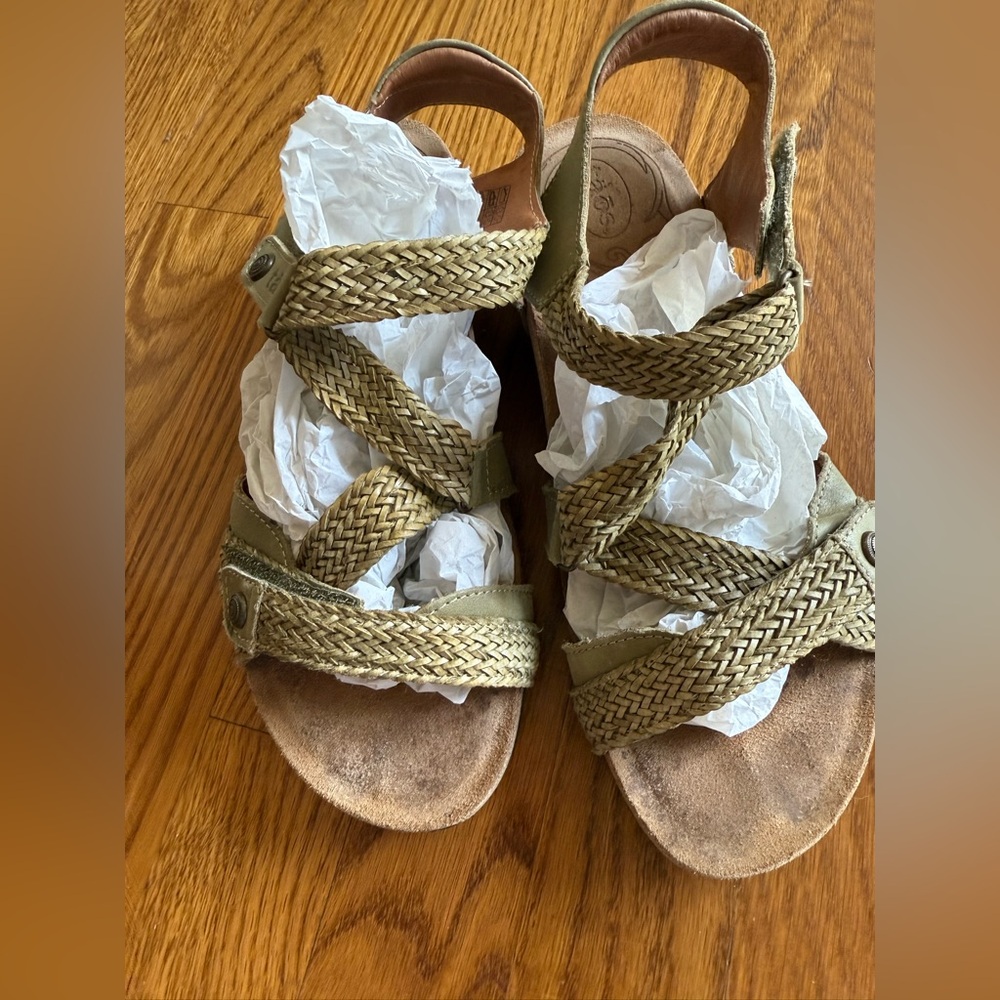 Taos Woven Strap Sandals - Trulie wedge olive color. Only worn a few times
